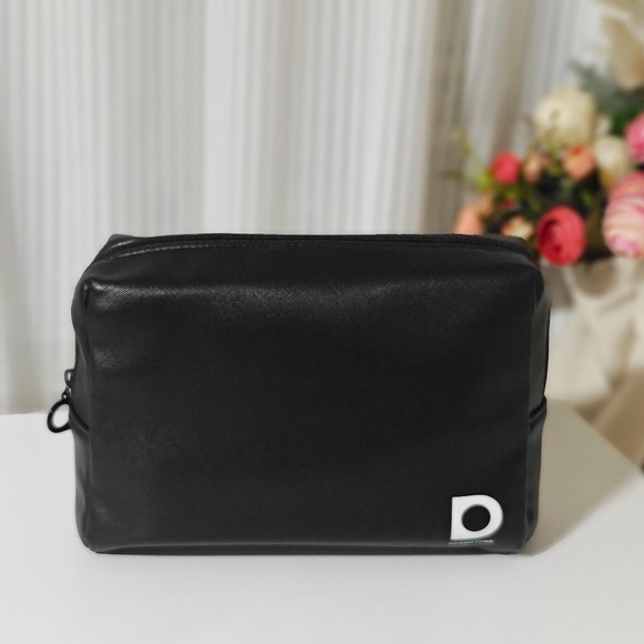NEW Dermstore Black Vinyl Cosmetic Bag Zippered Makeup Case 9" x 3" x 6" - Picture 1 of 3